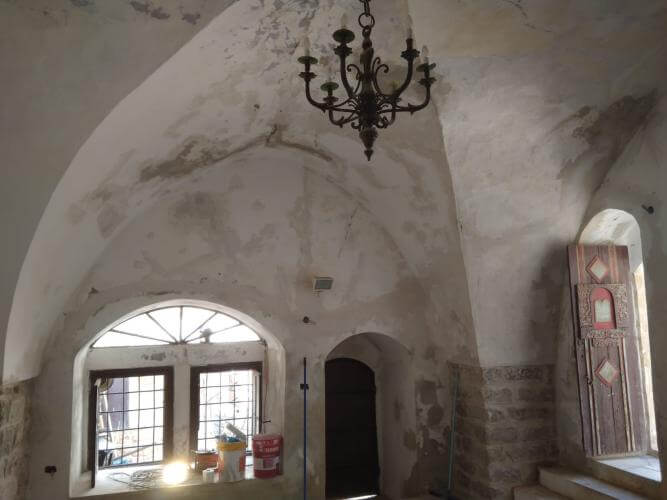 שיפוץ תקרה לפני